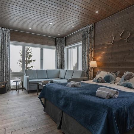 Ski-Inn Pyhaelinna ピュハトゥントゥリ エクステリア 写真