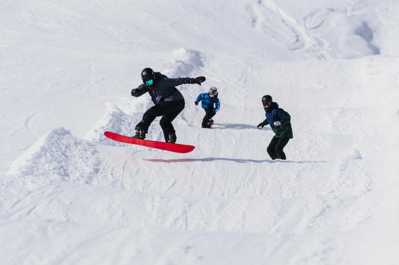 Ski-Inn Pyhaelinna ピュハトゥントゥリ エクステリア 写真